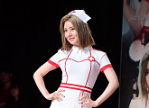 [BZ포토] 브레이브걸스 유나, 아찔한 간호사 의상