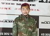 [BZ포토] 유병재, 수더분한 밀리터리 패션남