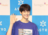 [BZ포토] 아스트로 차은우, 누구보다 달콤한 함박미소~