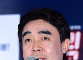 [BZ포토] 질의에 답하는 영화 '트릭' 연출한 이창열 감독