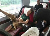 빅뱅 승리, 中 고속열차서 비매너 논란....네티즌 입장 엇갈려