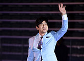 [BZ포토] 이승준, 팬들 향해 손 흔들며