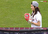 남보라, 무더위 날리는 시구 도전...KIA 홈구장에 나타난 여신