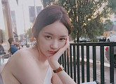강민경, 피부 미인 인증 "날씨 뭐죠? 죽이려는 건가?"