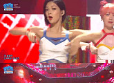'인기가요' 나인뮤지스 A, 폭염 날리는 강렬 섹시 '입술에 입술'