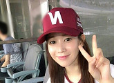 김가은, 넥센 히어로즈 시구 인증 '소두에겐 너무 큰 모자'