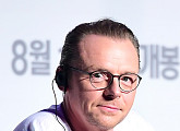 [BZ포토] 사이먼 페그, 지적인 안경 자태