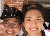 박보검, 언제나 상큼한 꽃청년...'1박 2일' 김준호와 인증샷