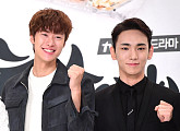 [BZ포토] 공명-키, 훈남들의 파이팅