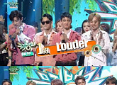 '뮤직뱅크' 엑소, 'Louder'로 2관왕…1위 공약 수호 헹가래