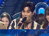 엑소, 블랙핑크 꺾고 '인기가요' 1위...벌써 3관왕