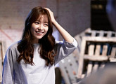 'W' 한효주, 촬영장 공개 "납치됐어도 너무나 청초한 미소"