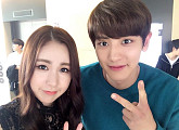 엑소 찬열·간미연, 미묘하게 닮은 두 사람 '깜찍 V샷'