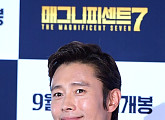 ‘매그니피센트7’ 이병헌 “美, 뱀만 잡는 스태프도 있어”
