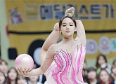 우주소녀 성소, 리듬체조 손연재 부럽지 않은 유연성 화제