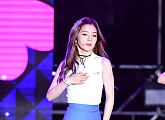 [BZ포토] 레드벨벳 아이린, 조명 필요없는 백옥 피부