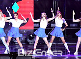 [BZ포토] 레드벨벳, 흥 돋우는 무대