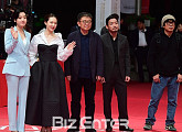 [BZ포토] 부산국제영화제 레드카펫 밟는 '춘몽'의 주역들