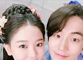 '달의 연인 보보경심 려' 강한나, 남주혁과 다정샷 "고려 최고 꽃미모"