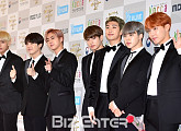 [BZ포토] 수트로 한껏 멋낸 방탄소년단