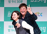 [BZ포토] 김숙, 내가 업어키운 윤정수~