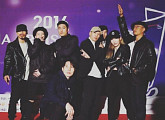 다이나믹듀오, '2016 아시아 아티스트 어워즈' 출연 인증샷 공개 "수상 기념"