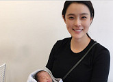 가희, 출산 후 모습 공개 “아가 퇴원날…아직도 신기해”