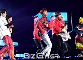 [BZ포토] NCT 127, 눈 뗼 수 없는 화려한 무대
