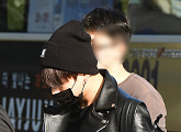 [BZ포토] 방탄소년단 정국, 고개 푹 숙이고 출국