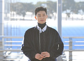 [BZ포토] 박서준, 제 공항패션 어때요?