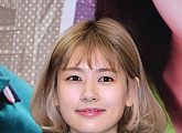 [BZ포토] 정소민, 얼굴만큼 예쁜 손글씨