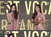 [2016 MAMA] 다비치, 베스트 보컬 그룹상 “온 우주가 도와준 듯”