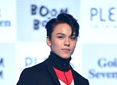 [BZ포토] 세븐틴 버논, 수줍은 손가락 하트