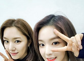 아이린-서지혜, ‘저희 닮았나요?’ 대기실 인증샷 찰칵