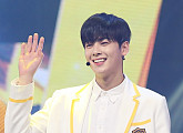 [BZ포토] 아스트로 차은우, 여심 사로잡는 꽃미모