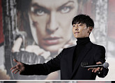 이준기 ‘레지던트 이블’ 도쿄 프리미어 참석…with 밀라 요보비치
