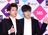 [BZ포토] 인피니트 남우현-김성규, 어깨동무하고~