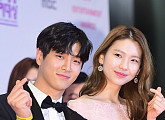 [BZ포토] 조타-김진경, 달달한 커플 애교