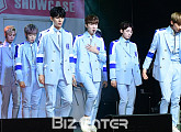 [BZ포토] 일급비밀, 시선 사로잡는 무대 퍼포먼스