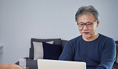 日 시니어 47% “AI 활용”… 92% “업무 IT화 문제없어”