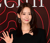 [비즈 포토] 윤아, 올 블랙 여신 미모