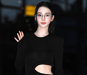 [비즈 포토] 에스파 카리나, 시선 올킬