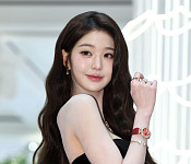 장원영, 포토월 물들인 돋보이는 미모