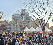 [비즈 포토] "BTS가 온다" 광화문 광장 가득 메운 보랏빛 기다림