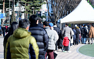 QR코드 답답하면… "스티커나 증명서 활용하세요"