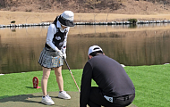 “보조원도 그린피 내라”…시각장애인 골프 이용 환경 논란