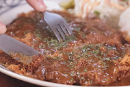 수제 돈가스ㆍ김치찌개ㆍ치킨ㆍ떡볶이, 박리다매로 연 매출 4억 5천만 원 달성한 '서민갑부'