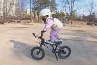 BMX 묘기용 자전거 타는 35개월 아기, '순간포착 세상에 이런 일이'