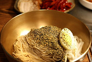 과천 관악산 지키미 부부의 건강밥상ㆍ남태령 메밀 들기름막국수ㆍ새서울프라자 도시락케이크ㆍ서울대공원(김영철의 동네한바퀴)