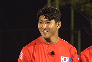 '뭉쳐야 찬다 시즌2', 이장군 소속 카다비 국가대표 팀과 축구…레슬링 김현우 결혼식 현장 공개